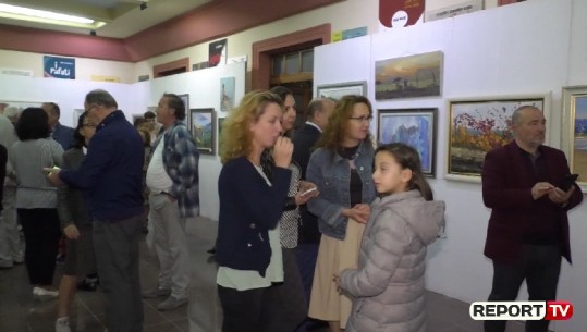 Çelet në Vlorë ekspozita 'Vende dhe ngjyra'/ Piktori: Paraqiten imazhe nga veriu në jug