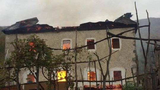 Banesa u shkrumbua nga zjarri, 6 anëtarët e familjes në Tropojë në qiell të hapur! Kryetari i Bashkisë u premton shtëpi të re