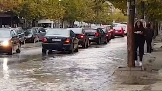 Reshjet intensive/ Normalizohet situata e përmbytjeve në Durrës