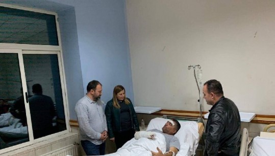 Nënkryetari Mazniku viziton në spital punonjësin e IKMT që u plagos nga banorët e Astirit