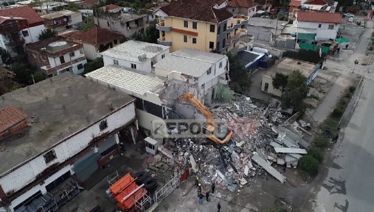 Vetëvendosja: Në Astir, mund të ketë viktima! Bashkia e Tiranës: Jeni votuar për të qeverisur Kosovën, jo për të bërë djalin e Fahriut