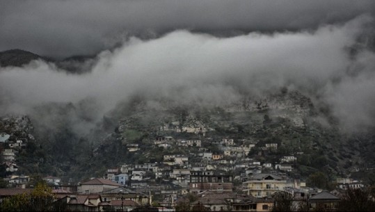 Furtuna lë pa energji 23 fshatra në qarkun e Gjirokastrës