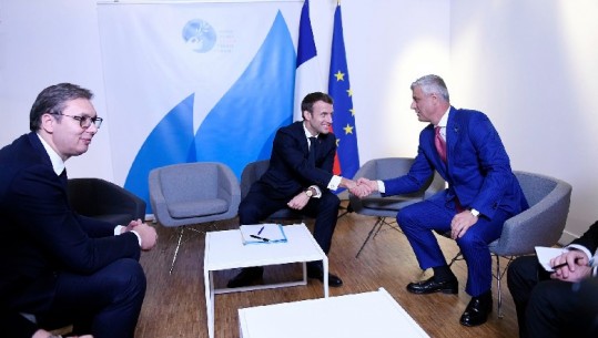 Macron bën bashkë Hashim Thaçin e Aleksandër Vuçiçin në Paris