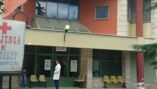 Akuzat për mjekim të gabuar/ Reagon spitali i Korçës: Rezultoi me gurë në tëmth, gjendja e tij u rëndua sot në mëngjes