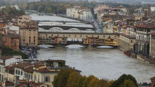 Itali, përmbytjet kërcënojnë qytetet e mëdha të artit (VIDEO)