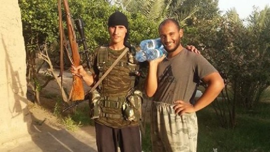 Kosovë: Aktakuzë për nxitje të veprave terroriste, 30 shtetas kosovarë, ish luftëtarë të ISIS, në burgje në Siri
