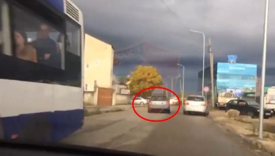  'GTA' në rrugët e Tiranës! Ndalet vetëm pasi e bllokuan me kamion, arrestohet pas 1 orë ndjekje 18-vjeçari që sapo kishte marrë patentën