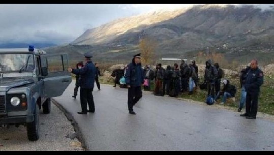 Një mijë euro drejt Malit të Zi, kapet në Elbasan i moshuari që kishte mbushur makinën me sirianë