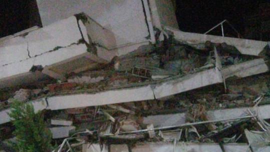 VIDEO- Dëme të shumta në Durrës, shembet restoranti i njohur - Fotot nga rrënojat