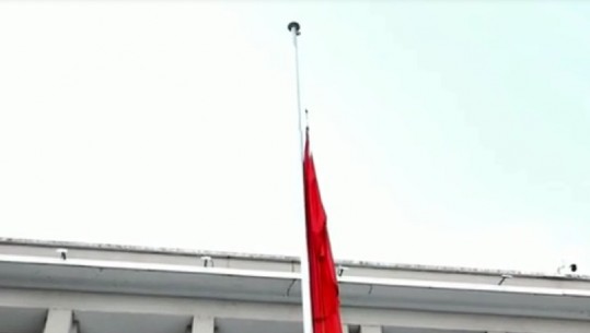 Presidenca ul flamurin në gjysëm shtizë