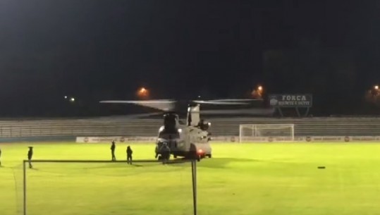 Zbarkon në Durrës një helikopter në ndihmë të shqiptarëve