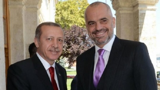 Thirrja e Erdogan: Gjitha bota islame të ndihmojë Shqipërinë
