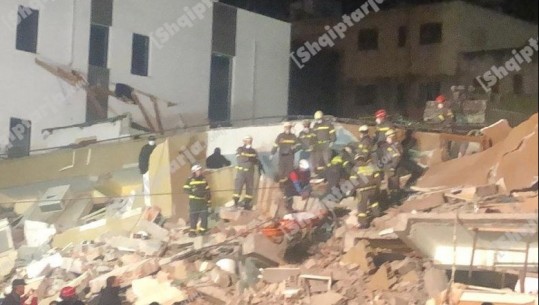 Del një tjetër trup nga rrënojat e pallatit 6 katësh në lagjen në Durrës