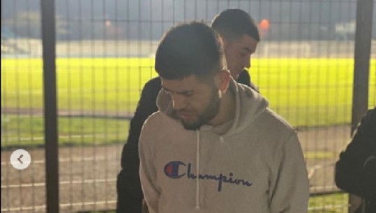 Tërmeti, Noizy gatuan për banorët e strehuar nëpër çadra në stadiumin e Durrësit