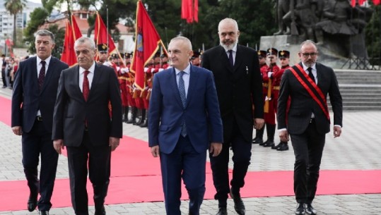 Shqipëria perkujton 107-vjetorin e pavarësisë në dhimbje! Meta krah Ramës në Vlorë: Politika të jetë e bashkuar për çështje të rëndësishme