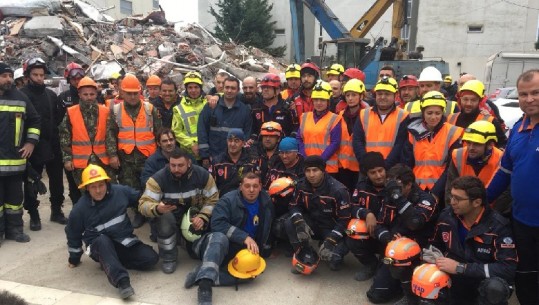 U nxor trupi i fundit, ndërpritet puna e kërkim-shpëtimit në rrënojat e hotel 'Mira Mare' (VIDEO)
