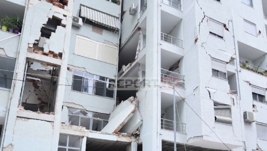 Durrës, s'ishin futur ende banorët brenda, muret e kompleksit 15 katësh  të ndërtuar para 2 vitesh shemben pas tërmetit (VIDEO)