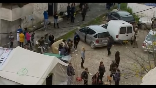 Tiranë, Çahen muret e pallatit në Kombinat nga tërmeti, banorët kërkojnë ndihmë