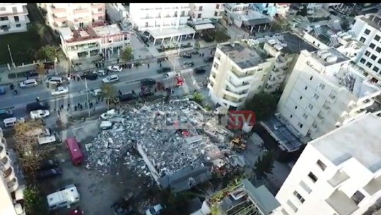 Pamjet me DRON nga hoteli Miramare në Durrës, kanë mbetur vetëm gërmadhat nën të cilat u shuan dy jetë