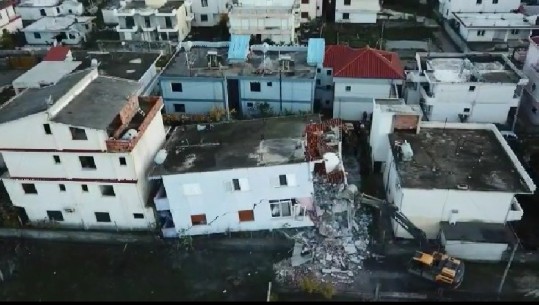 Durrës/ Shemben 7 godina të rrezikshme, edhe 3 katëshja pranë vilës ku u shua familja Lala - PAMJET ME DRON