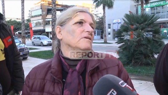 Qytetarët para bashkisë së Durrësit: Nuk duam ushqim, por strehim! Shtëpinë 80 mln lekë s'e gëzova