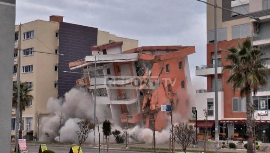 Durrës, tërmeti e dëmtoi, shembet me eksploziv pallati 6-katësh (Momenti i rrëzimit)