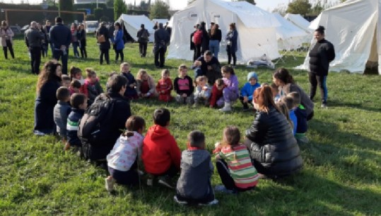 Letra prekëse, vogëlushja nga Italia u dërgon 5 euro fëmijëve shqiptarë të prekur nga tërmeti