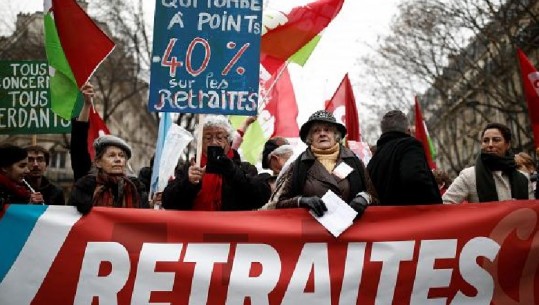 Francë,1.5 milion protestues në rrugë, gazeta simbol ‘En Marche’ rreshtohet kundër Presidentit Macron