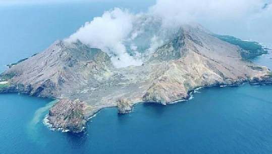 Zelanda e Re, shpërthen vullkani, 5 të vdekur, 20 të plagosur dhe 27 të zhdukur (VIDEO)