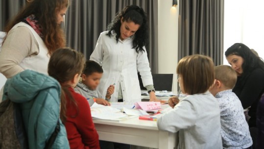 Durrës/ Sot nisi mësimi edhe pranë 'shkollave të përkohshme'
