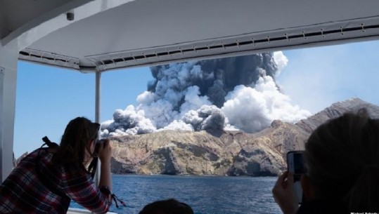 Vullkani në Zelandë/Policia: Në ishull nuk ka asnjë të mbijetuar, të plagosurit në rrezik për jetën (VIDEO)