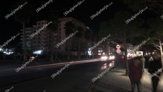  Vidhet kabulli elektrik, shëtitorja e ‘Lungomares’ në Vlorë mbetet në errësirë! Dëmtohen edhe dekoret e fundvitit