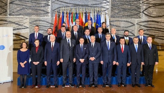 Rama në Samitin e vendeve të Europës Qendrore e Jugore! Conte: Italia do të jetë në 'rresht' të parë në konferencën e donatorëve (VIDEO)