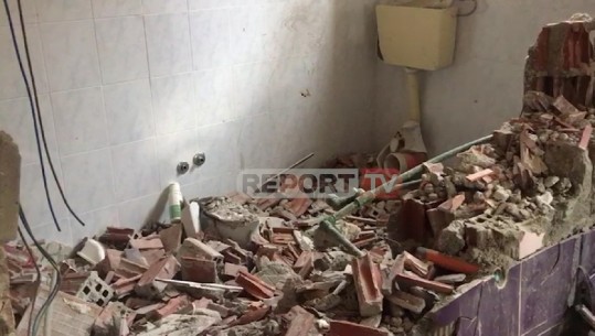 U dyshua për lëndë plasëse, vlonjatit i shpërthen dushi gjatë natës! I shkatërrohen muret e banesës (VIDEO)
