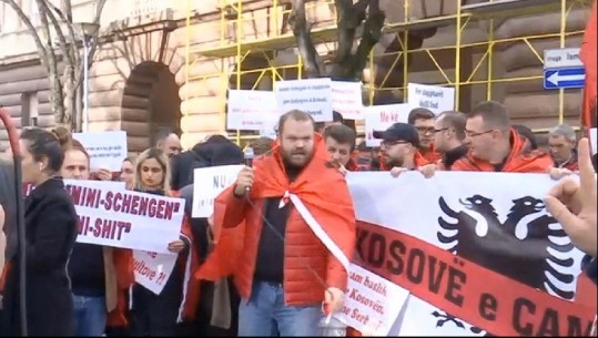 Aktivistët në Tiranë protestë kundër 'Mini-Shengenit ballkanik'