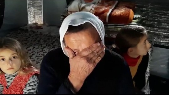Familja me 6 anëtarë jeton në çadër, gjyshja: Nuk kam durim më, stuhia rrëzoi krevatin ku flinin fëmijët (VIDEO)