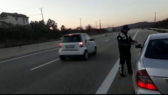 'Festo, por mos fluturo'! Policia kap në autostradën Tiranë-Elbasan pilotin me 174 km/h (VIDEO)