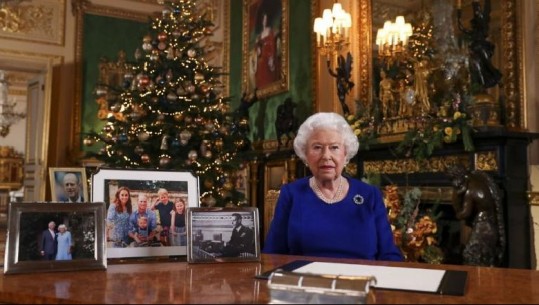 Mbretëresha e Britanisë përcjell urimin për Krishtlindje, çfarë mungon në tavolinë...