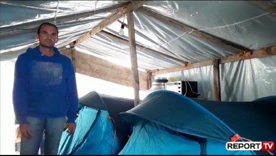 'Çadër nën çadër'! Pamja që na vjen 1 muaj pas tërmetit e familjes 6 anëtarëshe nga Bubqi: Merak për nipin 7 muajsh 