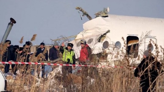 Rrëzimi i avionit në Kazakistan nga mjegulla e dendur, Presidenti: Përgjegjësit do të ndëshkohen rëndë (VIDEO)