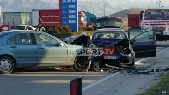 Makinat përplasen 'kokë më kokë' në aksin Korçë-Pogradec, plagosen 5 persona (VIDEO)
