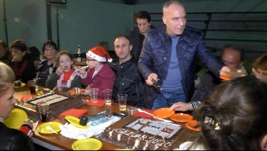 Report Tv shtron tortë në tryezën e vakët të të prekurve nga tërmeti në Krujë (FOTO)