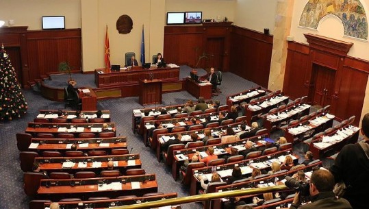 Parlamenti i Maqedonisë voton me 101 vota pro Qeverinë teknike