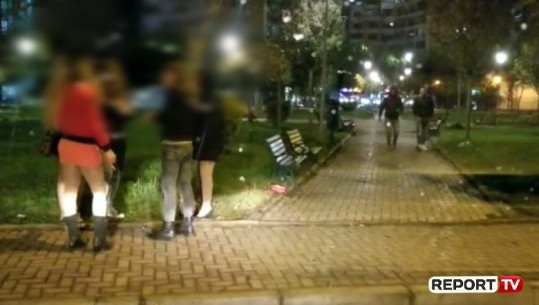 Harta e prostitucionit në Tiranë, djemtë e shndërruar në vajza shesin trupin për 2 mijë lekë! VËZHGIMI (VIDEO)