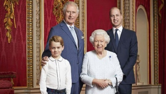 Katër gjenerata në një foto...familja mbretërore britanike sjell foton e parë për 2020-ën
