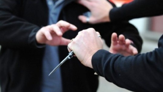 Pas sherrit qëllon vëllanë me thikë, arrestohet 16-vjeçari në Krujë! Pranga edhe një të riu në portin e Durrësit