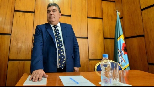 Një javë pas atentatit me granatë nga ish-shoferi, Fatos Tushe rikthehet në zyrë: Ia kam lënë drejtësisë