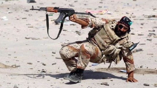 Libi, media lokale: Forcat e gjeneralit Haftar pushtojnë qytetin Sirte