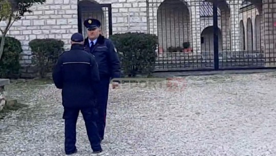 U dyshua për eksploziv, rezulton alarm fals pakoja e dyshimtë pranë varrezave të ushtarëve grek në Këlcyrë,  (VIDEO)