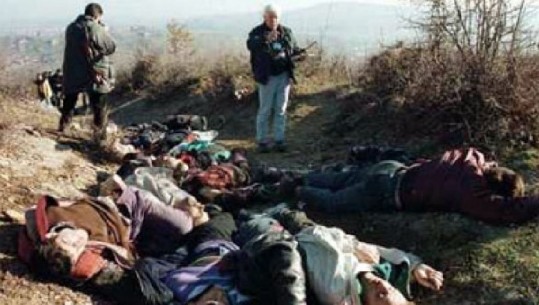 Sot Kosova kujton 21 vjetorin e Masakrës së Reçakut ku u ekzekutuan 45 burra (VIDEO)